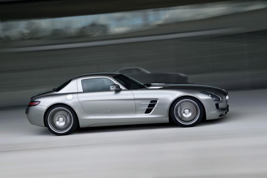  Mercedes-Benz SLS AMG 2010 года  (фото 25 из 526)